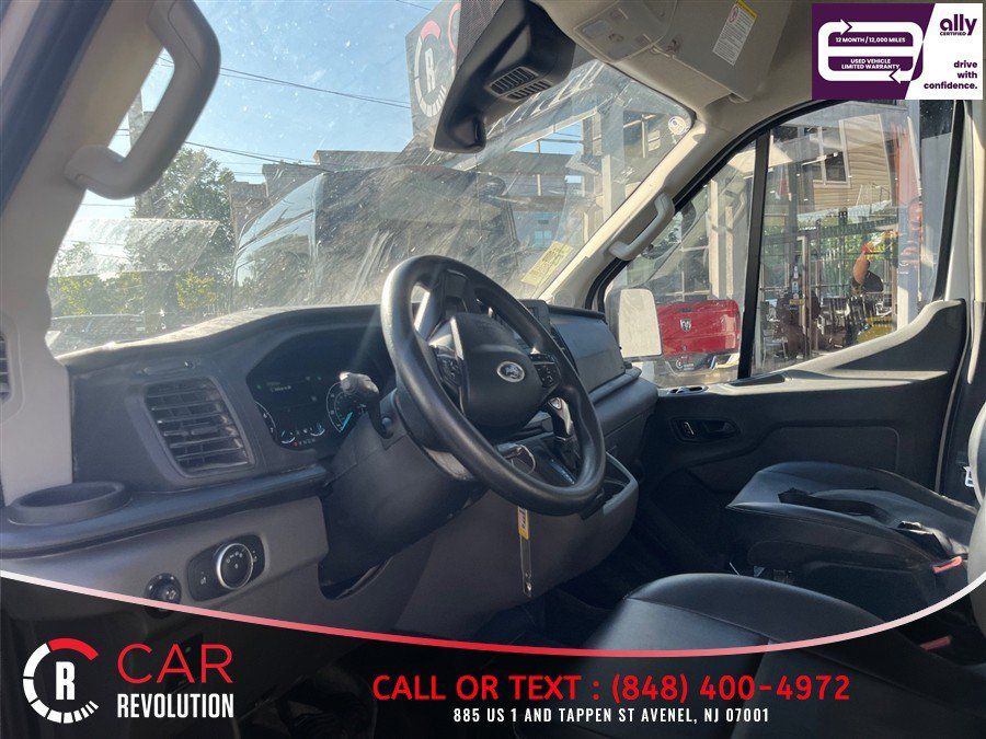 Used 2025 Ford Transit 250 148 High Roof RWD image 9