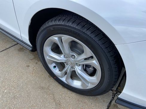 Used 2023 Honda Accord LX image 32