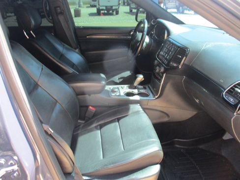 Used 2020 Jeep Grand Cherokee High Altitude AWD/4WD image 11