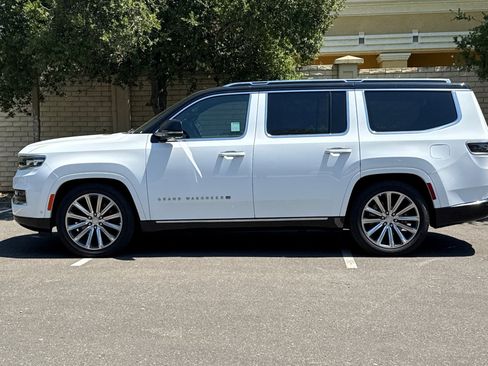 Used 2023 Jeep Grand Wagoneer Series II AWD/4WD image 8