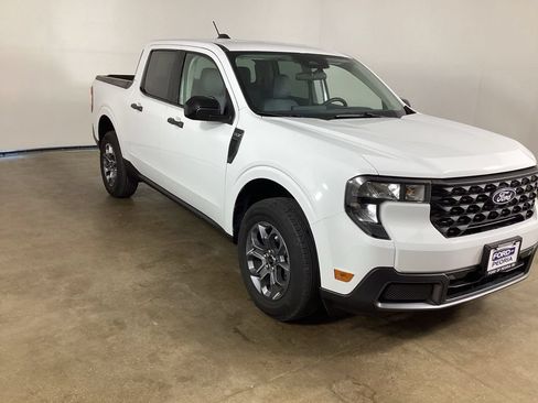 Used 2025 Ford Maverick XLT w/ XLT Luxury Package AWD/4WD image 3