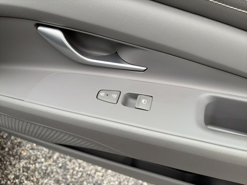 Used 2022 Hyundai Elantra SEL w/ Convenience Package image 25