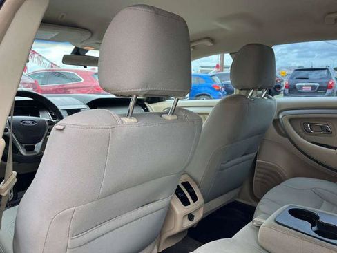 Used 2016 Ford Taurus SE FWD image 13