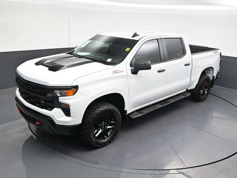 Used 2025 Chevrolet Silverado 1500 Custom Trail Boss AWD/4WD image 15
