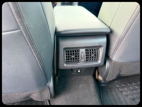 Used 2025 Toyota Camry SE image 24