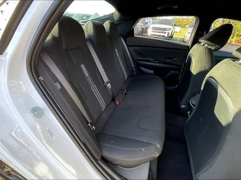 Certified 2025 Hyundai Elantra Sport image 27