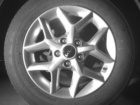 Used 2025 Kia Soul LX w/ LX Technology Package FWD image 15