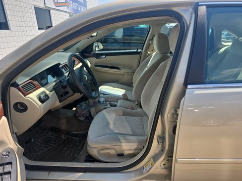 Used 2009 Chevrolet Impala LT FWD image 4