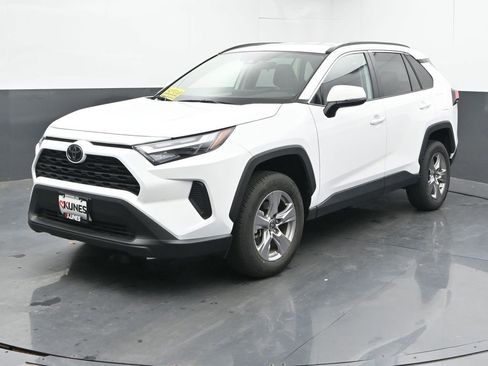 Used 2025 Toyota RAV4 XLE image 6
