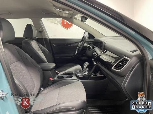 Used 2025 Kia Seltos S AWD/4WD image 23