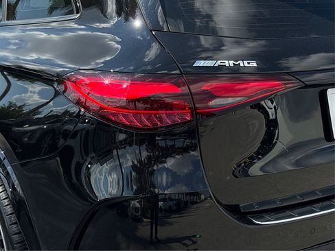 Used 2024 Mercedes-Benz GLC 43 AMG 4MATIC image 15