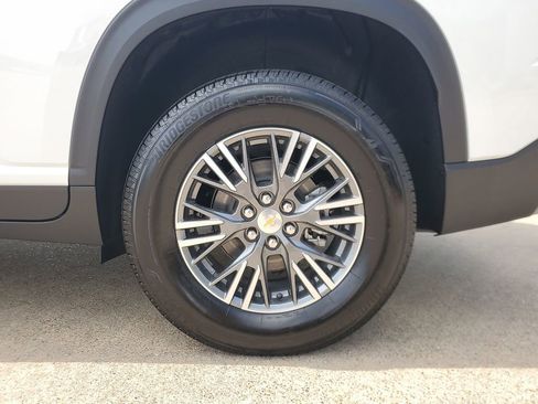 New 2026 Chevrolet Traverse LT w/ LPO, Floor Liner Package FWD image 8