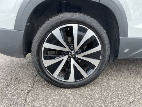 Used 2024 Volkswagen Taos SE image 52