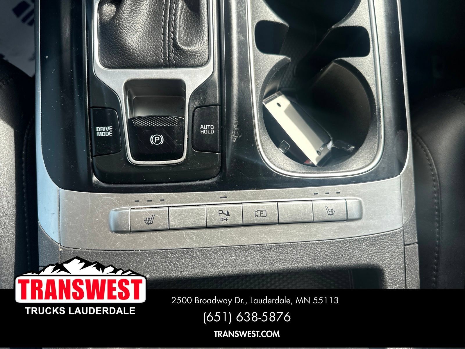 Used 2022 Kia Carnival LX FWD image 17