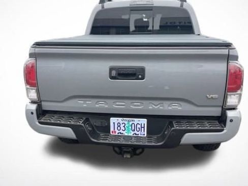 Used 2021 Toyota Tacoma TRD Off-Road w/ Technology Package image 10