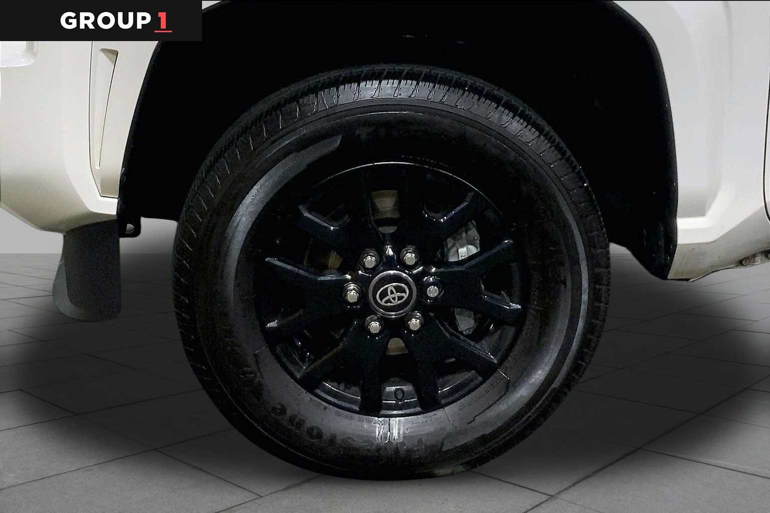 Certified 2025 Toyota Tacoma SR5 AWD/4WD image 11