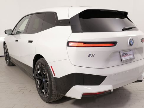 Used 2024 BMW iX xDrive50 w/ Sport Package image 15