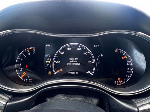 Used 2017 Jeep Grand Cherokee Overland w/ Jeep Active Safety Group image 19