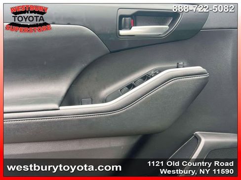 Used 2023 Toyota Highlander XLE image 20