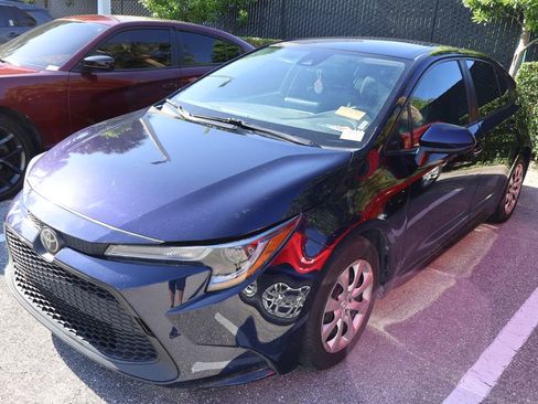 Used 2022 Toyota Corolla LE FWD image 2