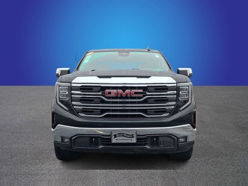 Used 2022 GMC Sierra 1500 SLT image 2