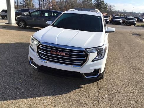 Used 2022 GMC Terrain SLT w/ LPO, Floor Liner Package image 5