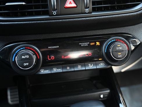 Used 2023 Kia Forte GT-Line w/ GT-Line Premium Package FWD image 30