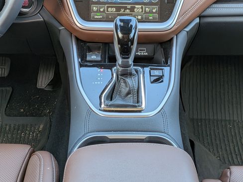 Certified 2025 Subaru Outback Touring w/ Popular Package #2 image 18