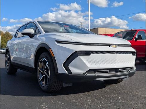 New 2026 Chevrolet Equinox EV LT image 1