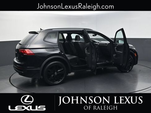 Used 2022 Volkswagen Tiguan SE R-Line AWD/4WD image 30
