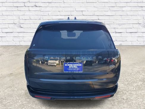 Used 2023 Land Rover Range Rover SE image 3