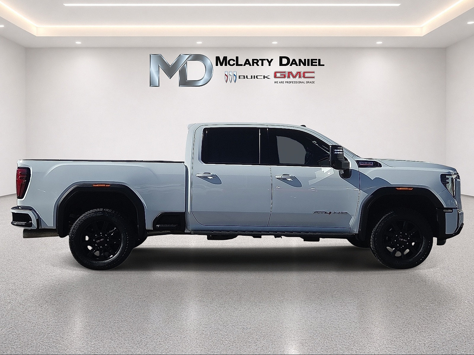 Used 2024 GMC Sierra 2500 AT4 w/ AT4 Premium Plus Package AWD/4WD image 15