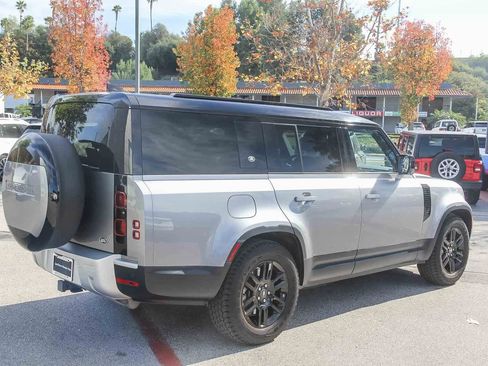 Used 2023 Land Rover Defender 130 SE image 6
