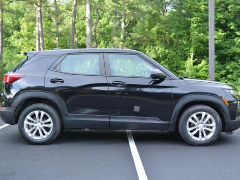 Used 2021 Chevrolet TrailBlazer LS FWD image 4