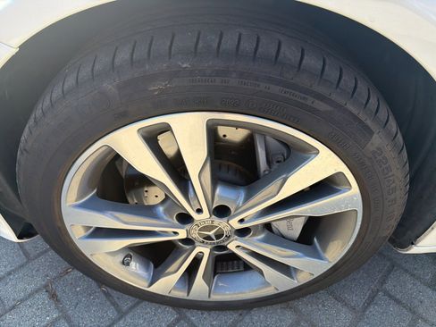 Used 2018 Mercedes-Benz C 350e Sedan image 6