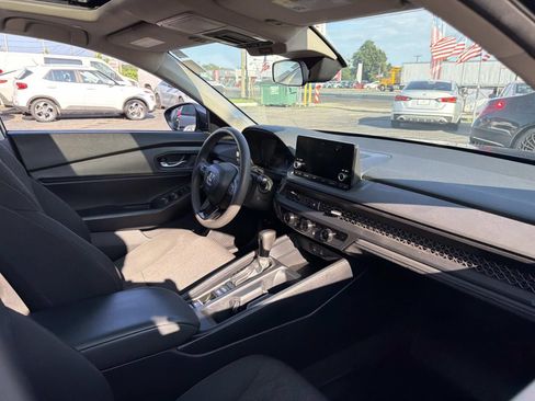Used 2024 Honda Accord EX image 8