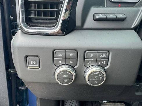 Certified 2026 GMC Sierra 2500 Denali Ultimate AWD/4WD image 18