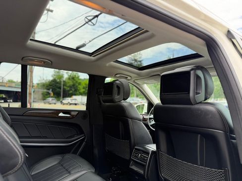 Used 2013 Mercedes-Benz GL 450 4MATIC image 22