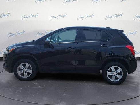 Used 2022 Chevrolet Trax LS w/ Tint and Cruise Package AWD/4WD image 2