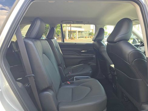 Used 2026 Toyota Grand Highlander FWD image 12
