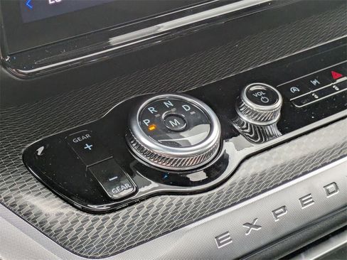 New 2025 Ford Expedition Platinum image 38