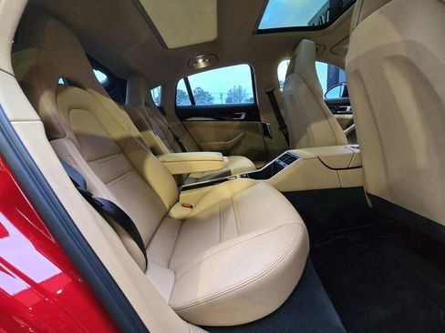 Used 2020 Porsche Panamera image 21