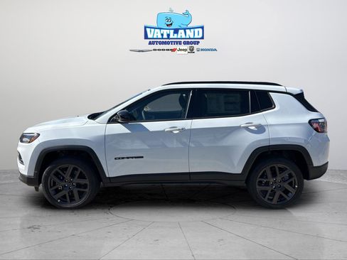 New 2026 Jeep Compass Latitude image 2