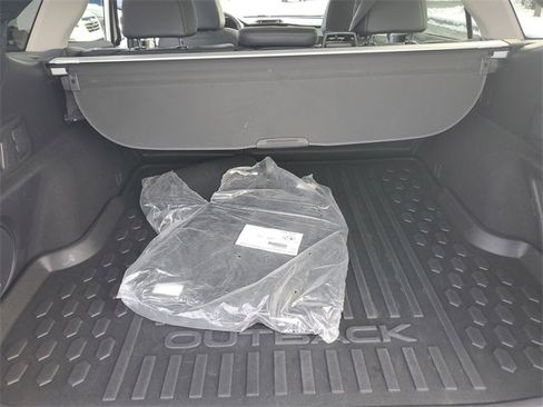 Certified 2023 Subaru Outback Limited image 8