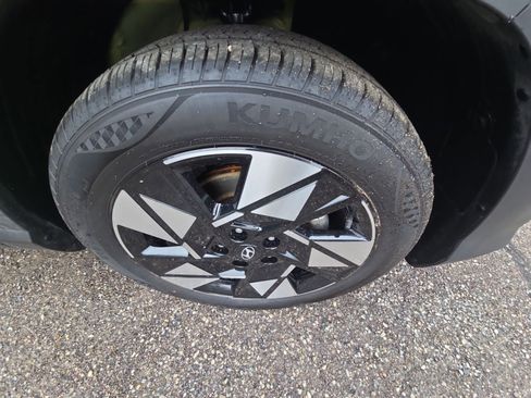 Used 2025 Hyundai Kona SEL image 24