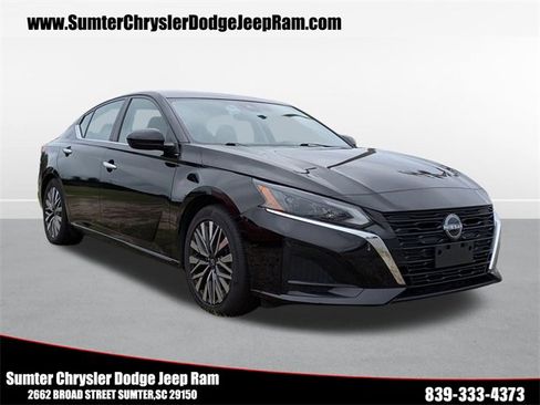 Used 2023 Nissan Altima 2.5 SV image 1