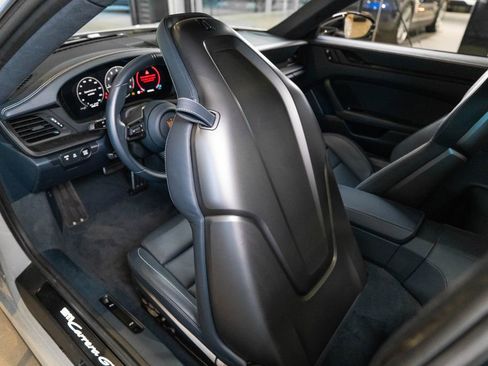 Certified 2025 Porsche 911 Carrera GTS RWD image 39