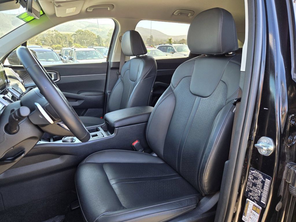 Used 2023 Kia Sorento EX AWD/4WD image 15
