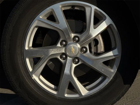 Used 2018 Chevrolet Equinox Premier image 8