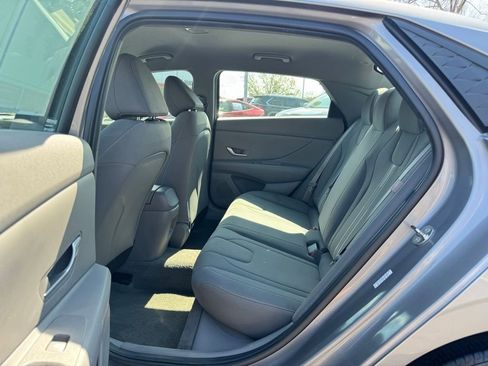 Used 2024 Hyundai Elantra SEL image 13